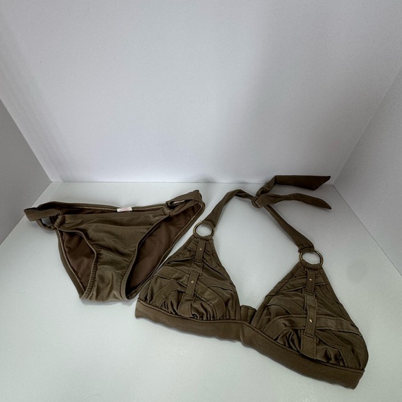 Xhilaration Bikini- top & bottom sold as a set. Fits perfectly top is adjustable - Picture 4 of 8